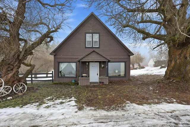 $500,000 | 305 River Road, Usk, WA 99180