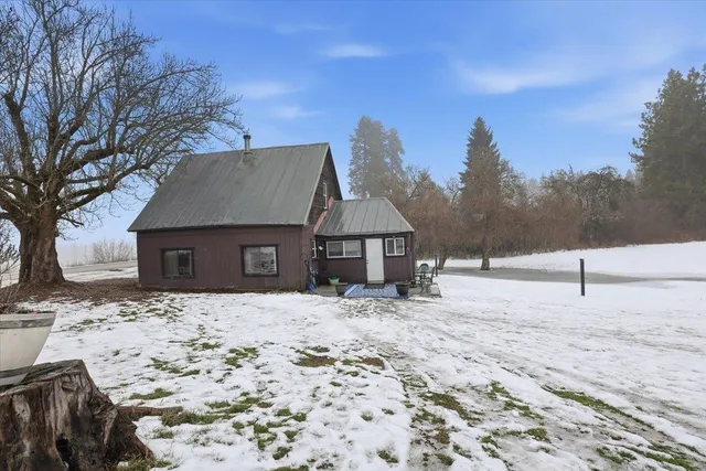 $500,000 | 305 River Road, Usk, WA 99180