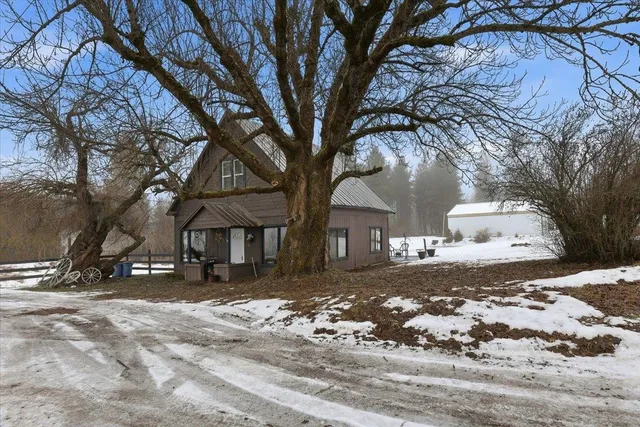 $500,000 | 305 River Road, Usk, WA 99180