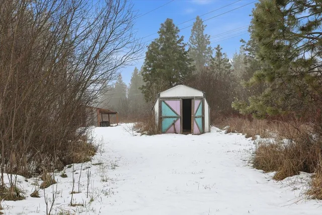 $500,000 | 305 River Road, Usk, WA 99180