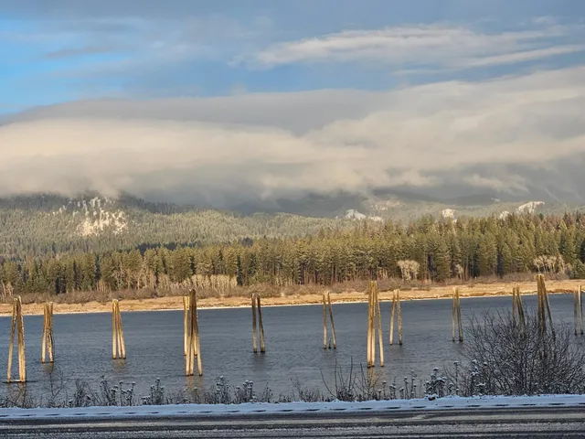 $500,000 | 305 River Road, Usk, WA 99180