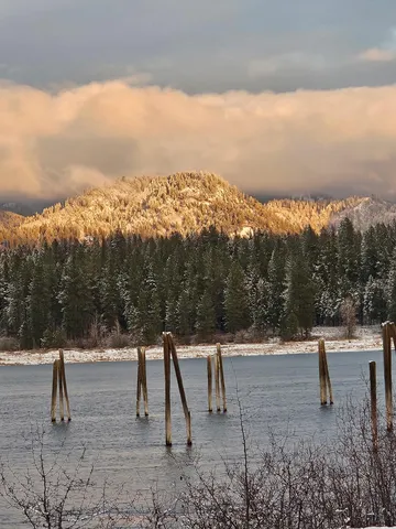 $500,000 | 305 River Road, Usk, WA 99180