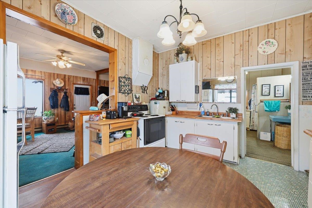 305 River Road Usk, WA 99180 - Photo 6 of 42