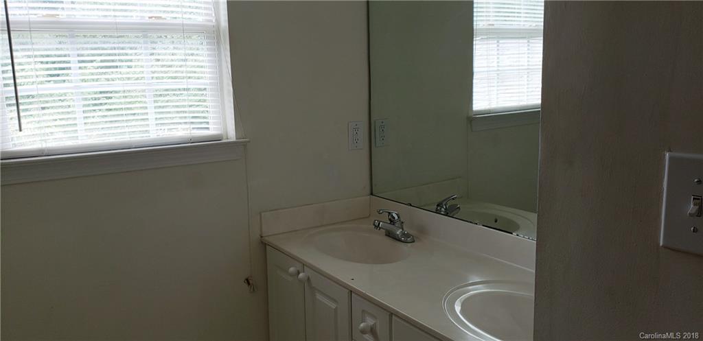 8226 Pozzi Road Charlotte, NC 28216 - Photo 8 of 11 Gallery Image 8