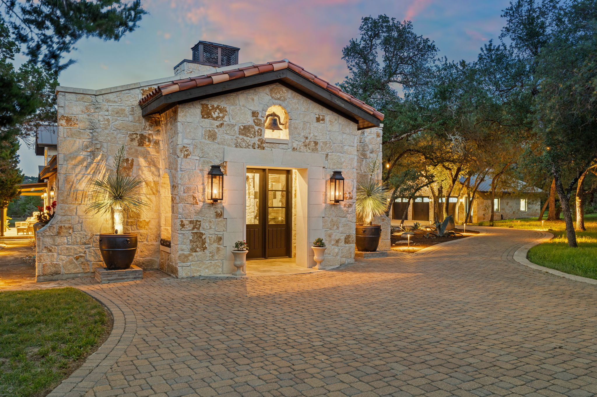 11941 Overlook Pass Austin, TX 78738 - Photo 8 of 40 Front entry of main residence. Gas Lamps