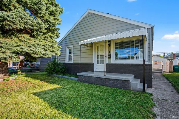 $214,000 | 1904 Milburn Boulevard, Mishawaka, IN 46544