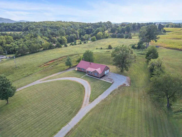 $534,900 | 2195 Bonbrook Mill Road, Wirtz, VA 24184