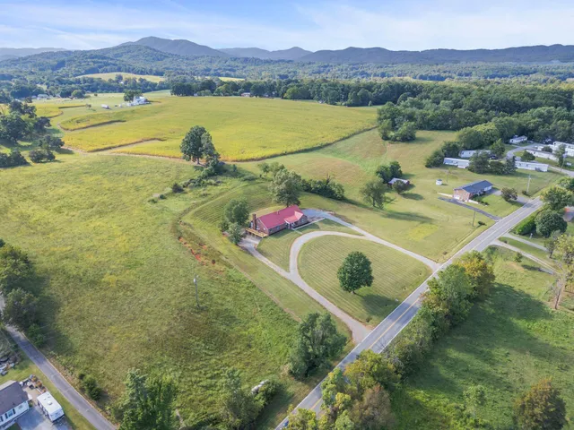 $534,900 | 2195 Bonbrook Mill Road, Wirtz, VA 24184