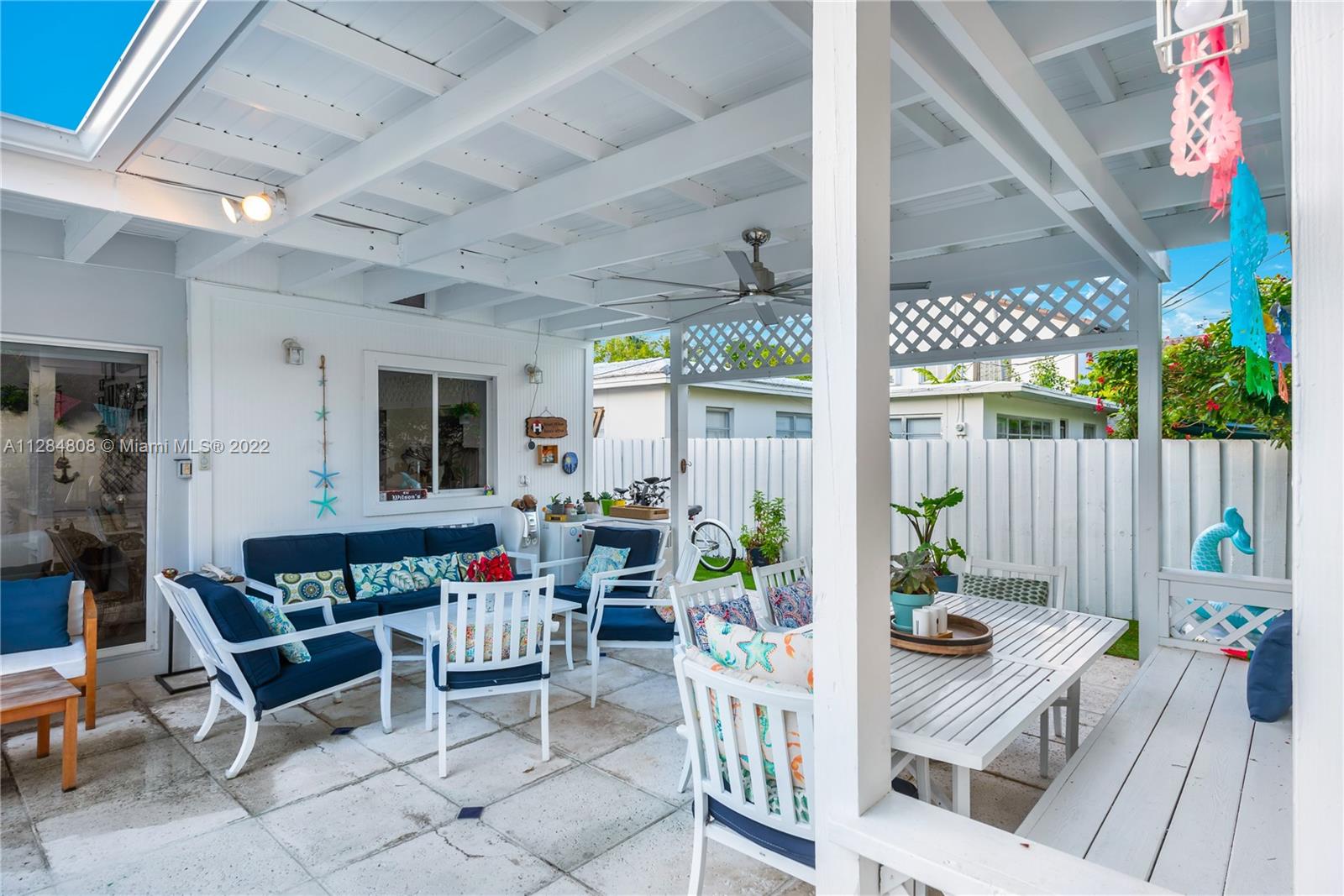 749 Ridgewood Road Key Biscayne, FL 33149 - Photo 30 of 34 a outdoor space with furniture