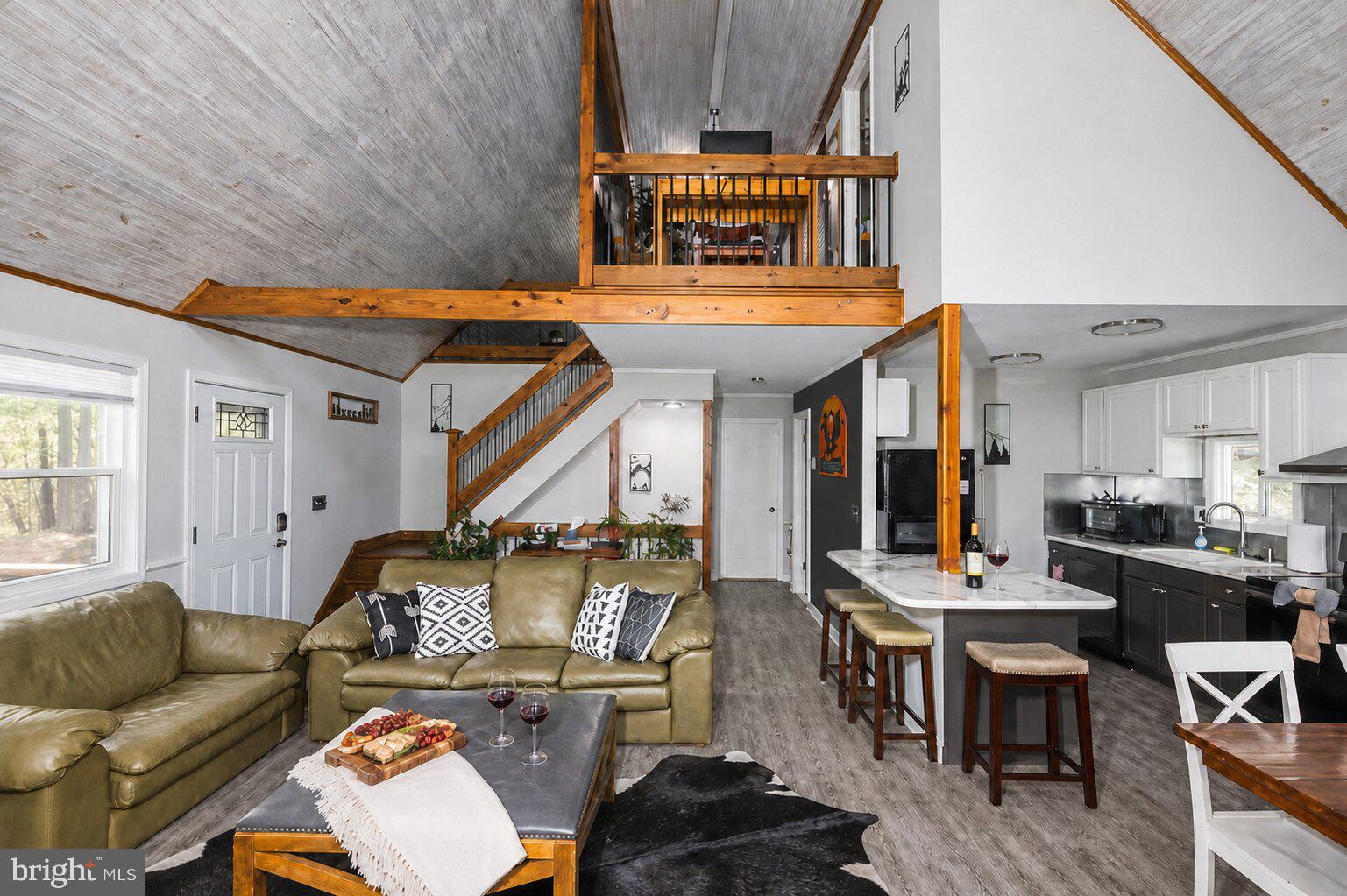 190 Longstreet Road Basye, VA 22810 - Photo 5 of 28 Living Room