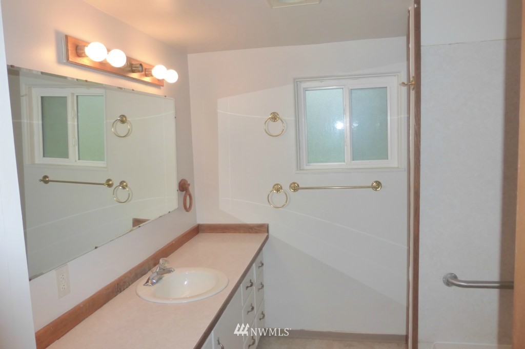 1901 Martin Road Mount Vernon, WA 98273 - Photo 16 of 24 Gallery Image 16
