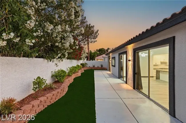 $915,000 | 1616 Shadow Rock Drive, Las Vegas, NV 89117