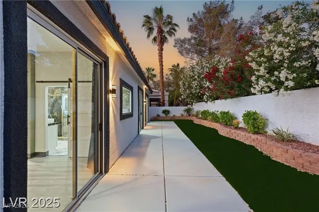 $915,000 | 1616 Shadow Rock Drive, Las Vegas, NV 89117