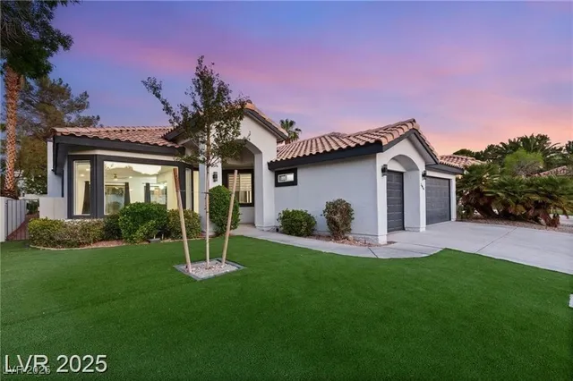 $915,000 | 1616 Shadow Rock Drive, Las Vegas, NV 89117