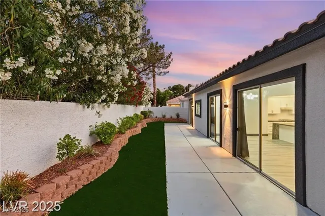 $915,000 | 1616 Shadow Rock Drive, Las Vegas, NV 89117