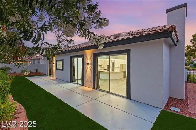 $915,000 | 1616 Shadow Rock Drive, Las Vegas, NV 89117