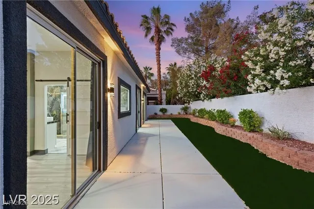 $915,000 | 1616 Shadow Rock Drive, Las Vegas, NV 89117