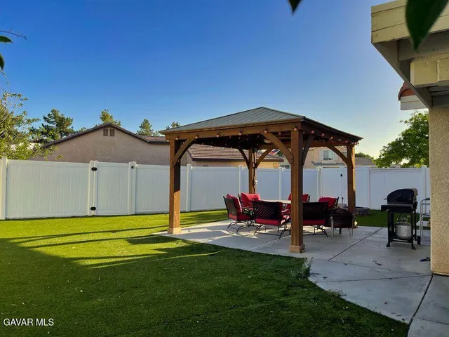 a view of outdoor space yard and patio