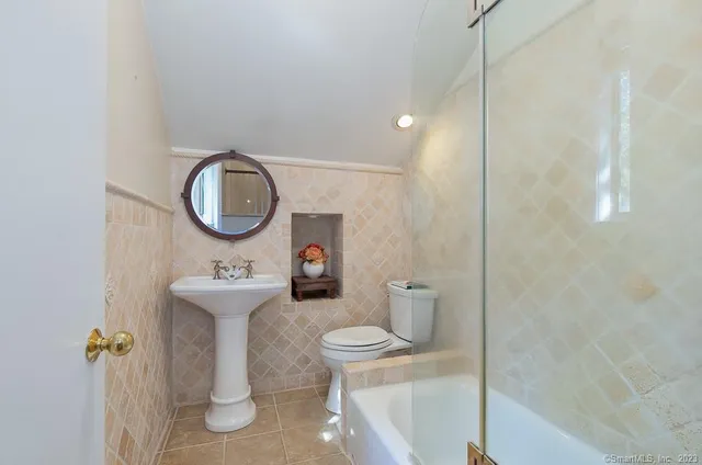 $6,700 | 585 Webbs Hill Road, Stamford, CT 06903