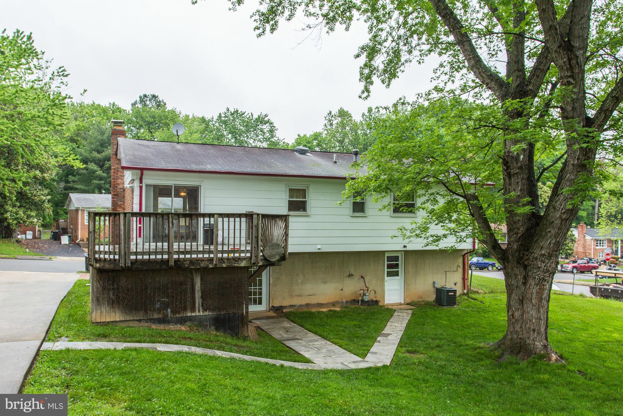 4711 Kilbane Road Woodbridge, VA 22193 - Photo 27 of 30 Exterior (Rear)