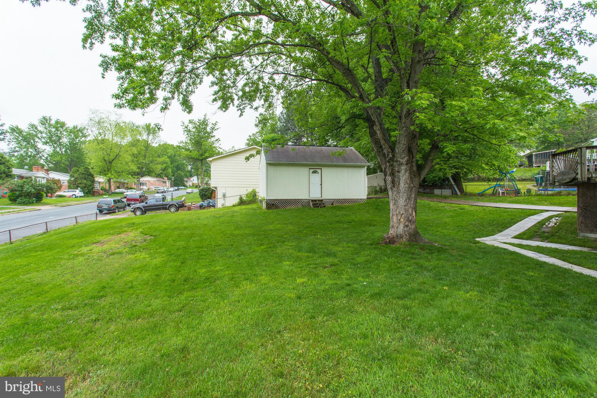 4711 Kilbane Road Woodbridge, VA 22193 - Photo 29 of 30 Exterior (Rear)