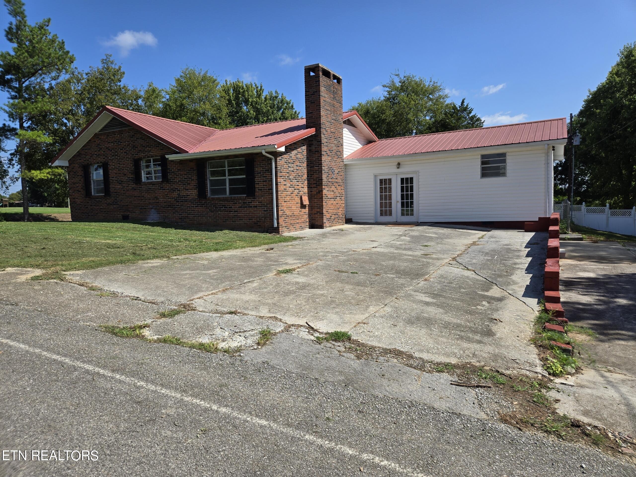 115 Maxwell Road Madisonville, TN 37354 - Photo 1 of 23 IMG_20240820_212100 (1)