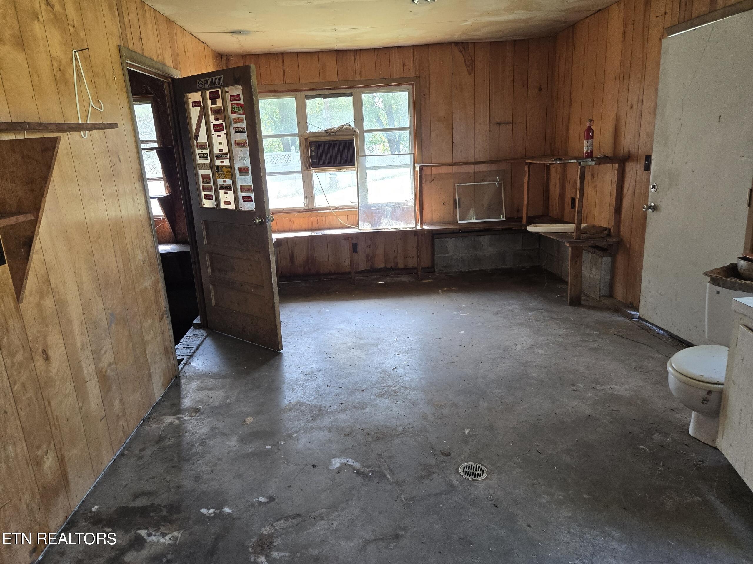 115 Maxwell Road Madisonville, TN 37354 - Photo 20 of 23 IMG_20240820_212003 (1)