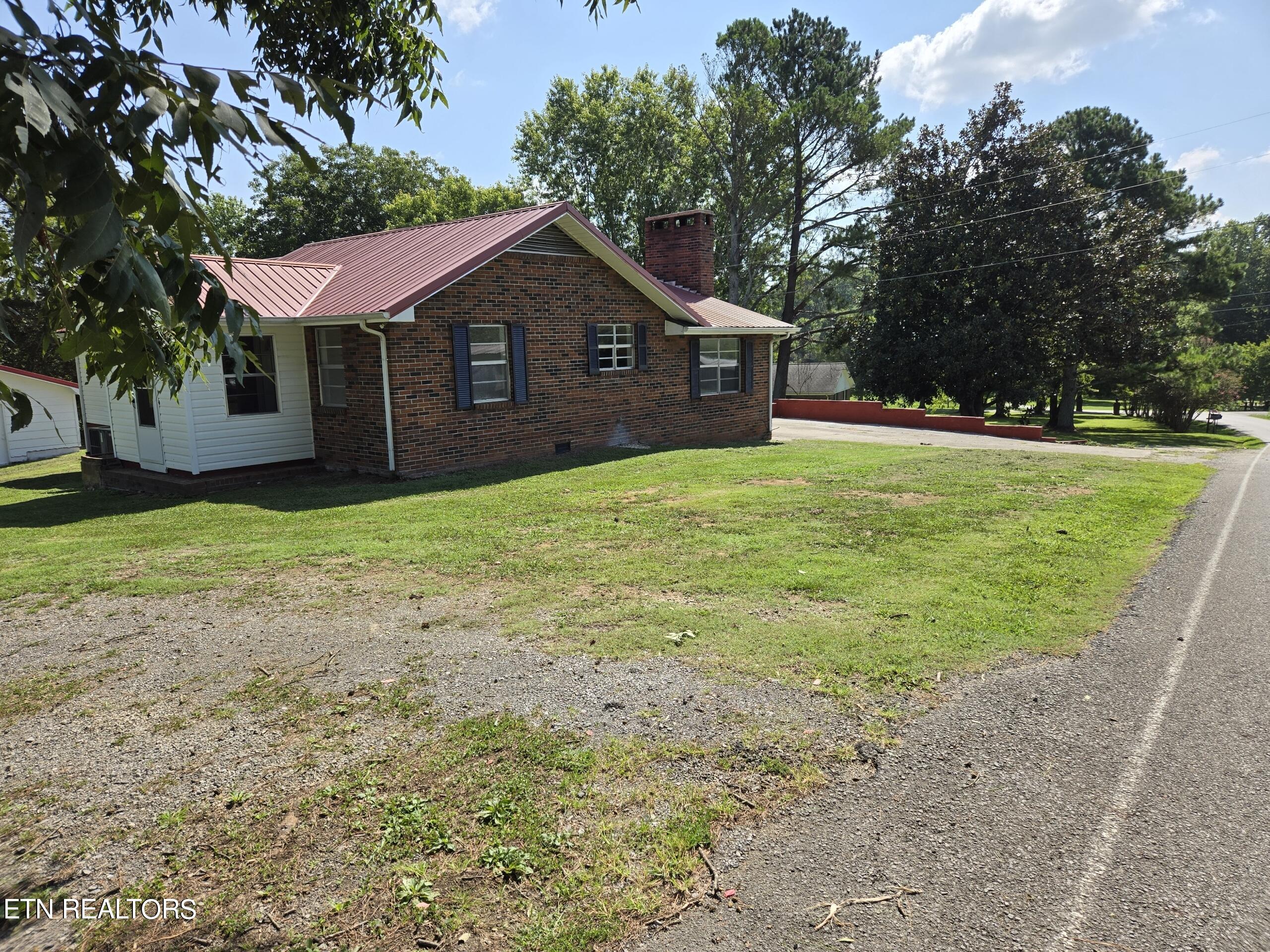 115 Maxwell Road Madisonville, TN 37354 - Photo 2 of 23 IMG_20240820_212100 (2)