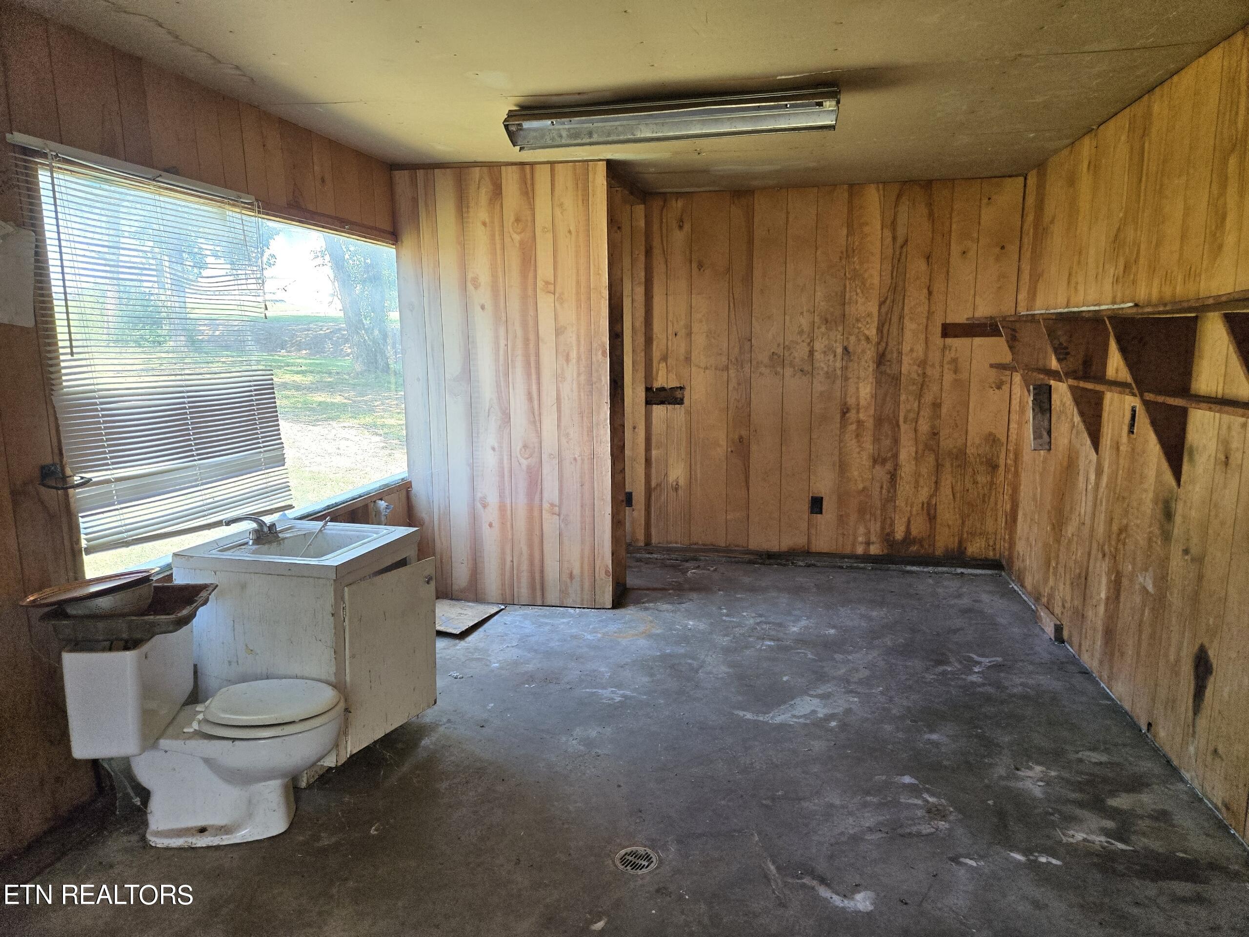 115 Maxwell Road Madisonville, TN 37354 - Photo 22 of 23 IMG_20240820_212003 (3)
