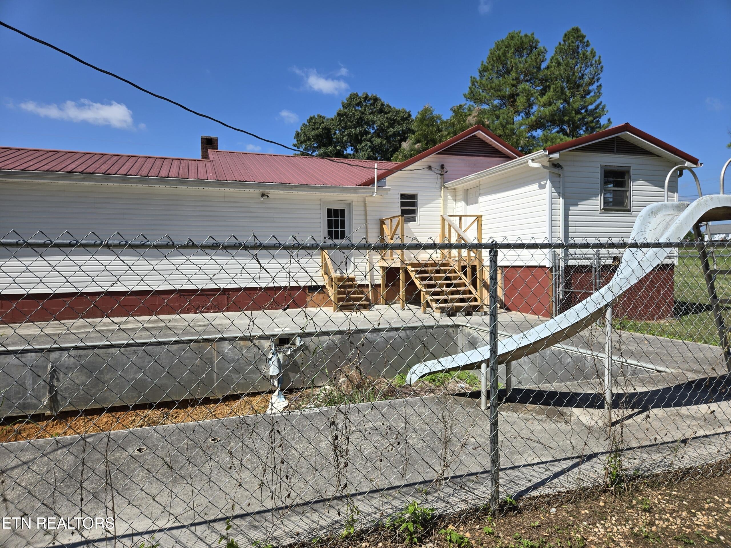 115 Maxwell Road Madisonville, TN 37354 - Photo 8 of 23 IMG_20240820_212049 (3)