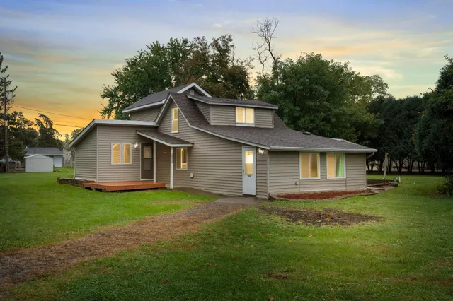 $375,000 | 928 1st Street, St. Paul Park, MN 55071