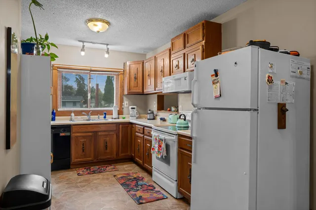 $375,000 | 928 1st Street, St. Paul Park, MN 55071