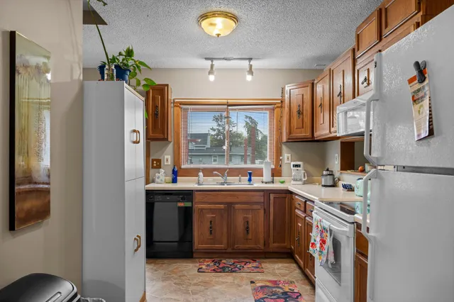 $375,000 | 928 1st Street, St. Paul Park, MN 55071