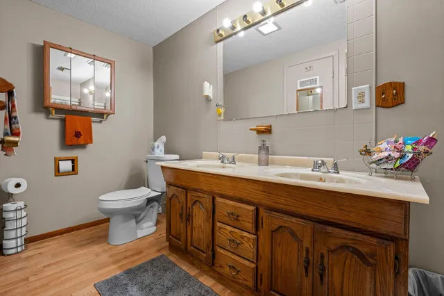 $375,000 | 928 1st Street, St. Paul Park, MN 55071