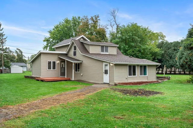 $375,000 | 928 1st Street, St. Paul Park, MN 55071