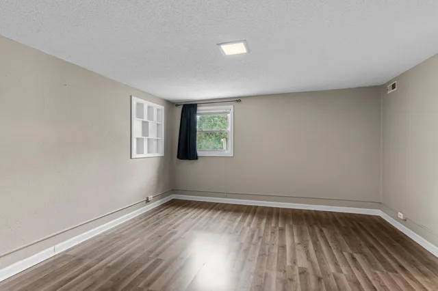 $375,000 | 928 1st Street, St. Paul Park, MN 55071