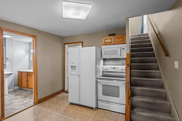 $375,000 | 928 1st Street, St. Paul Park, MN 55071