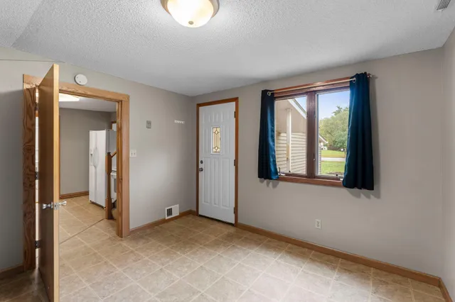 $375,000 | 928 1st Street, St. Paul Park, MN 55071