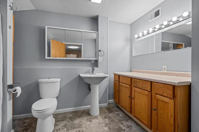 $375,000 | 928 1st Street, St. Paul Park, MN 55071