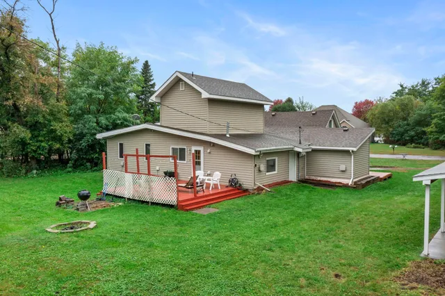 $375,000 | 928 1st Street, St. Paul Park, MN 55071