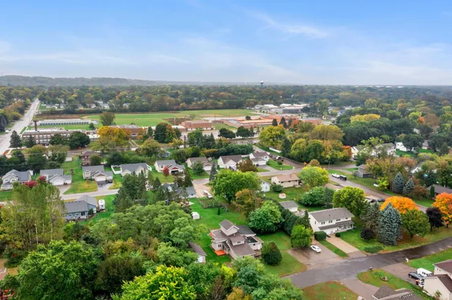 $375,000 | 928 1st Street, St. Paul Park, MN 55071