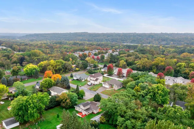 $375,000 | 928 1st Street, St. Paul Park, MN 55071