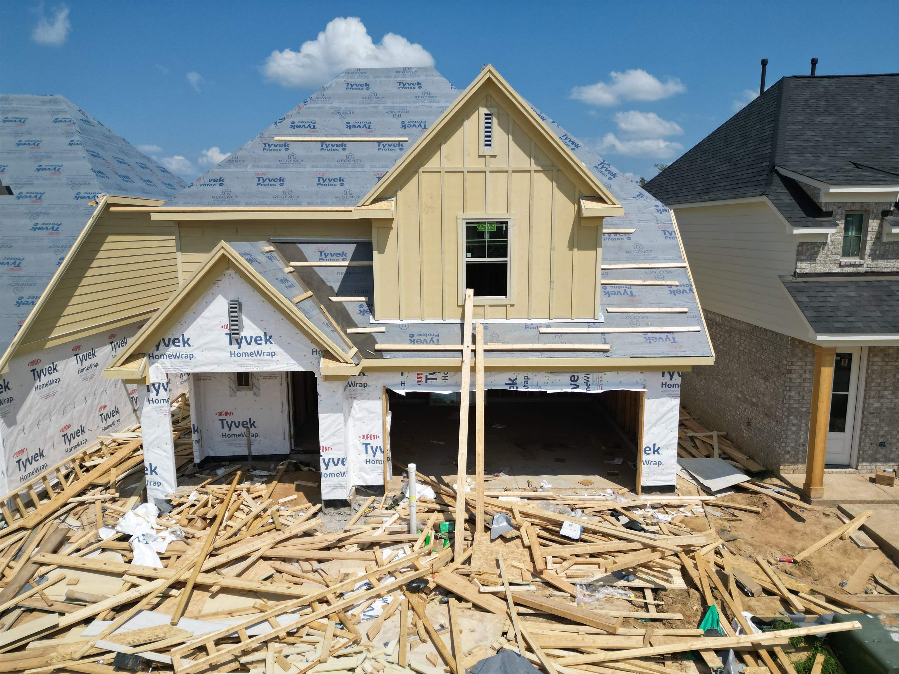 8646 Colleton Way Cordova, TN 38018 - Photo 1 of 4 a view of a house with a yard and roof