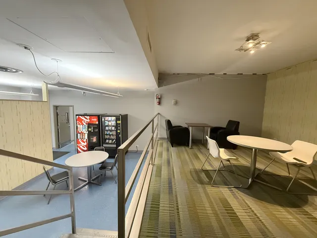 $220,000 | 6301 North Sheridan Road, Unit 21E, Chicago, IL 60660