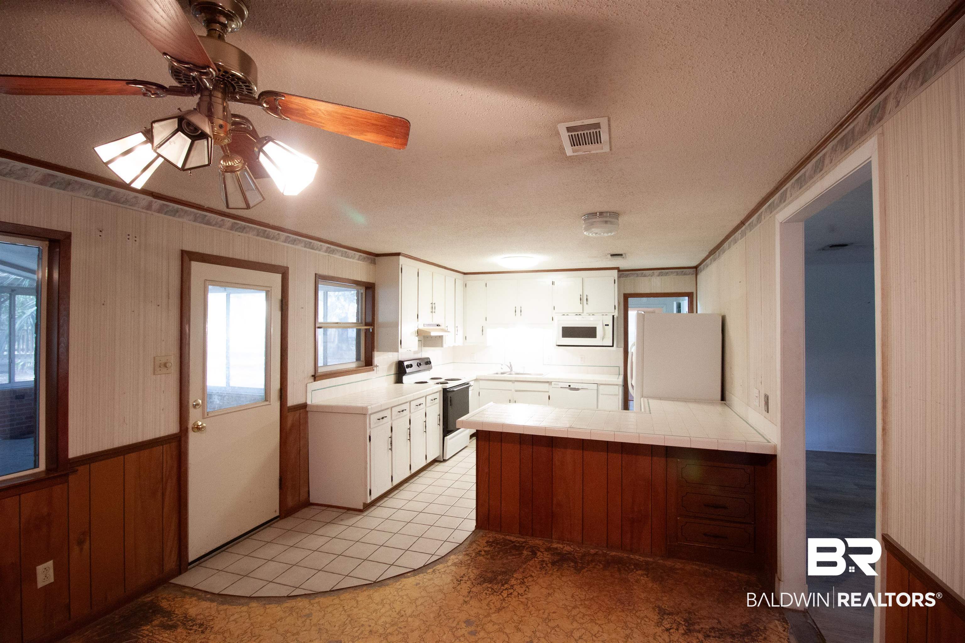 9565 Hildreth Drive Elberta, AL 36530 - Photo 10 of 15 Kitchen