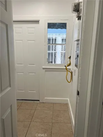 $2,800 | 5610 South St Andrews Place, Los Angeles, CA 90062