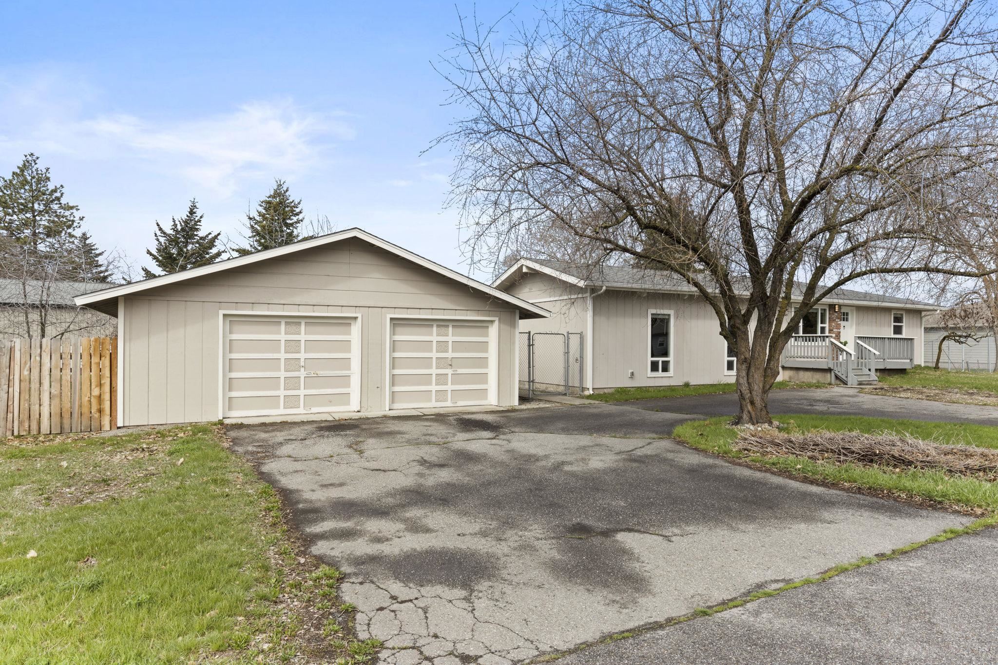 3305 North Davis Road Spokane, WA 99206 - Photo 3 of 41
