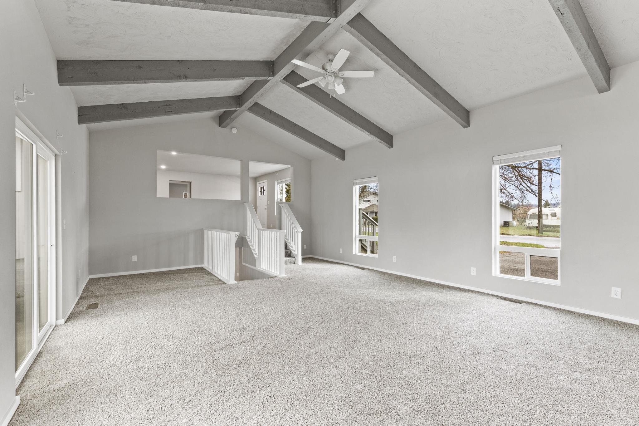 3305 North Davis Road Spokane, WA 99206 - Photo 4 of 41