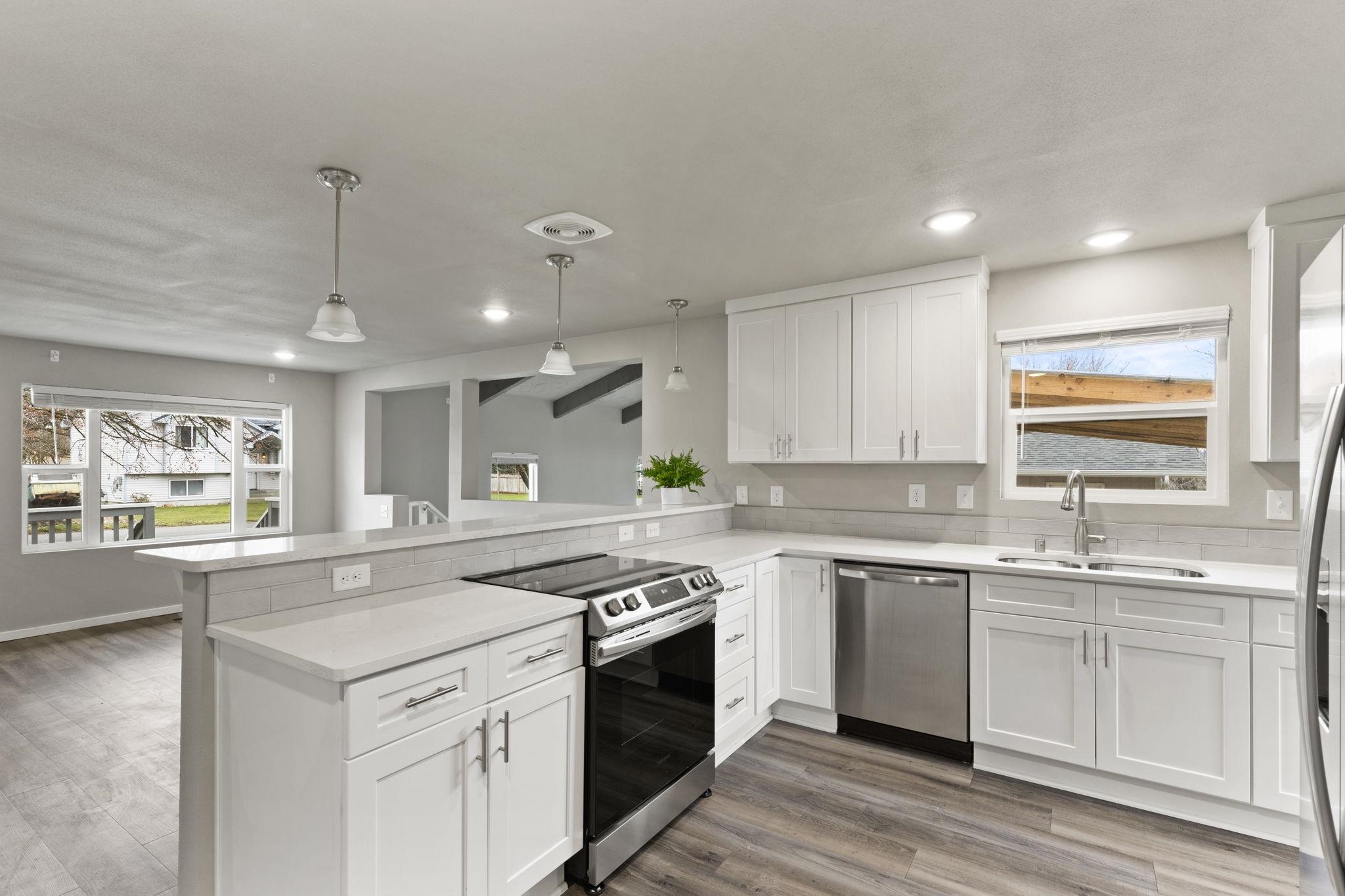 3305 North Davis Road Spokane, WA 99206 - Photo 6 of 41