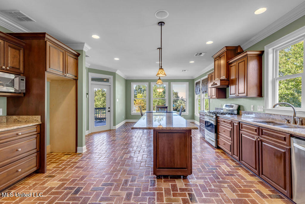 10051 Cain Road Bay St. Louis, MS 39520 - Photo 22 of 75 10051CainRd-21